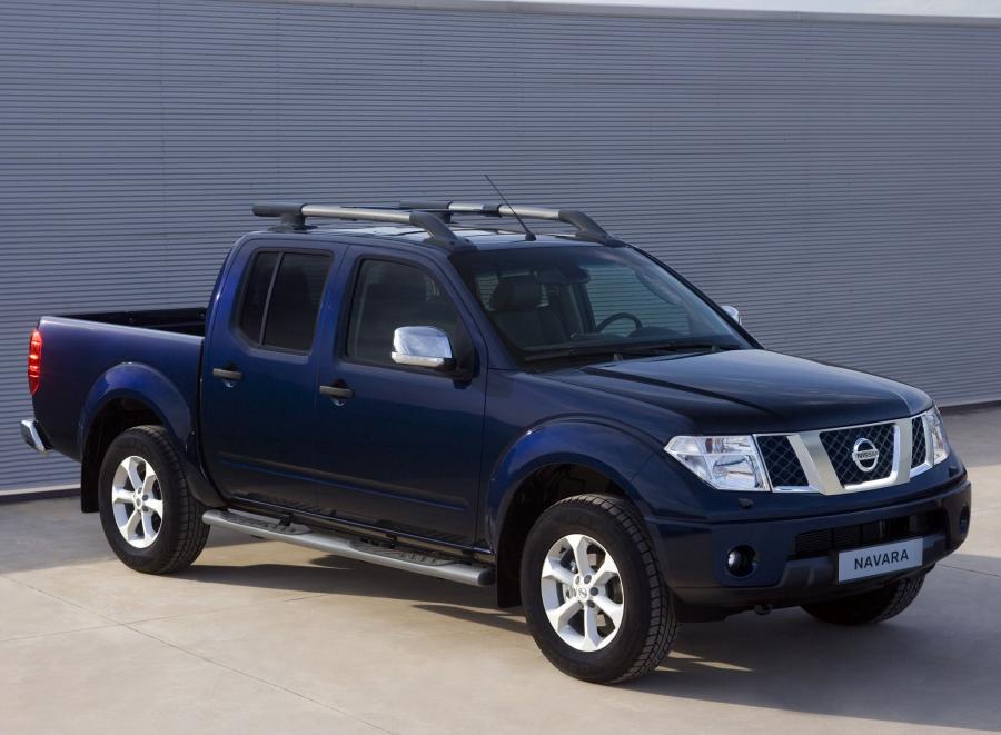  Nissan Navara Double Cab 2005 года  (фото 7 из 10)